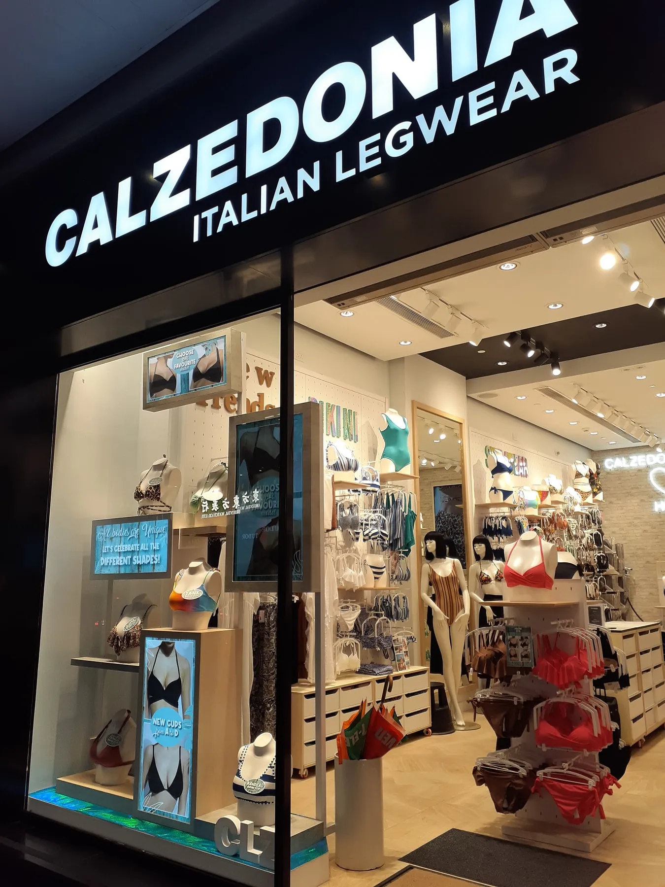A Calzedonia shop front with the sign “Italian Legwear”