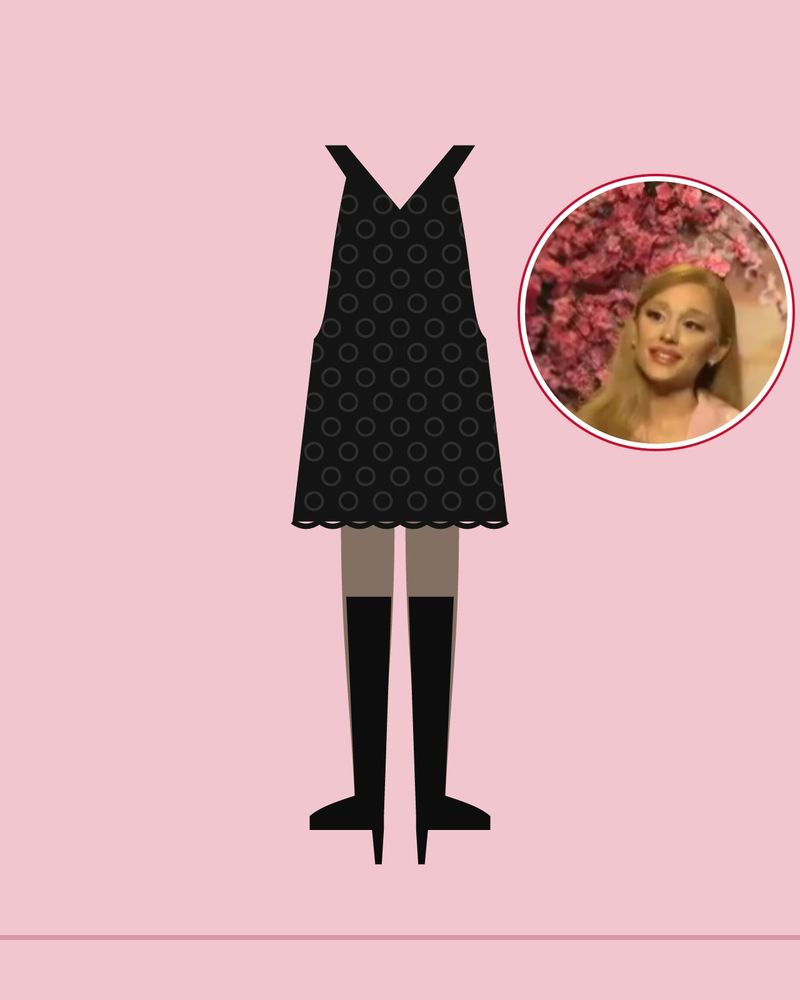 Illustrazione: gambe in collant neri velati e stivali neri sopra il ginocchio con il plateau sotto un mini abito di pizzo nero, su fondo rosa cipria, con una foto di Ariana Grande nel cerchio