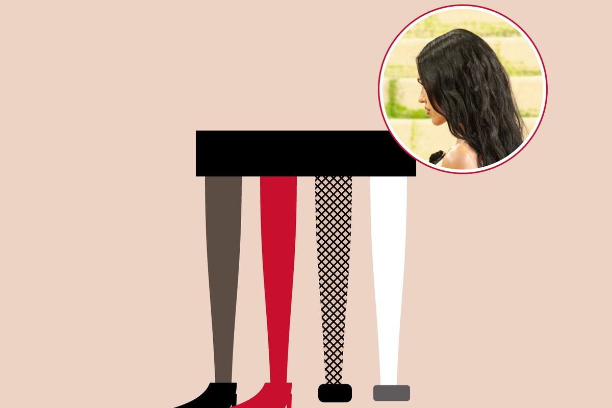 Illustration: four legs under a black hem, in sheer black, opaque red, fishnet and opaque white tights, with pointed pumps, a loafer and a platform, on a nude background, with a photo of Amelia Gray in the circle, with una foto di Amelia Gray in the circle